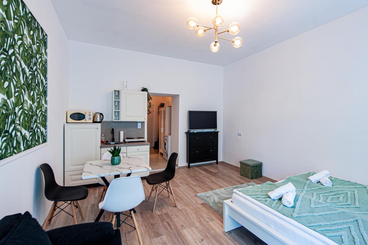 My City Apartment- Vienna Jungle Room Ngoại thất bức ảnh