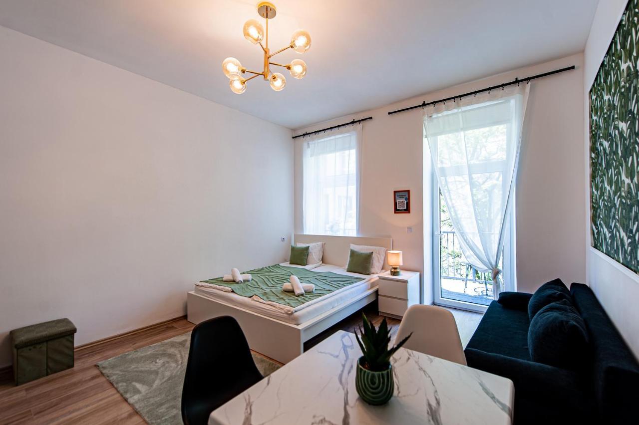 My City Apartment- Vienna Jungle Room Ngoại thất bức ảnh